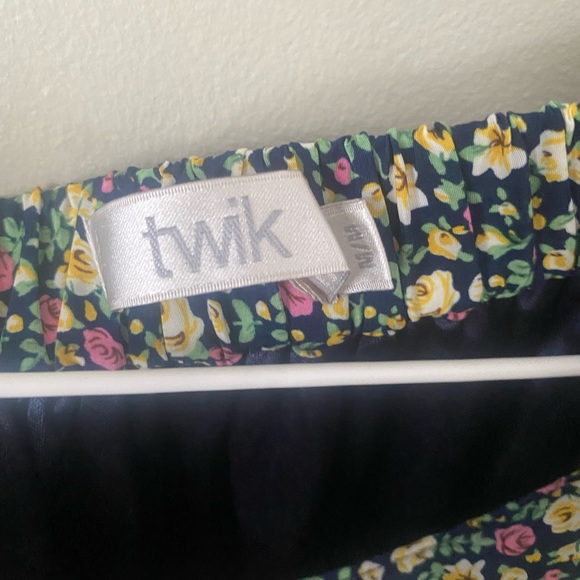 Twik Floral Mini Skirt, Size Medium - Picture 2 of 2